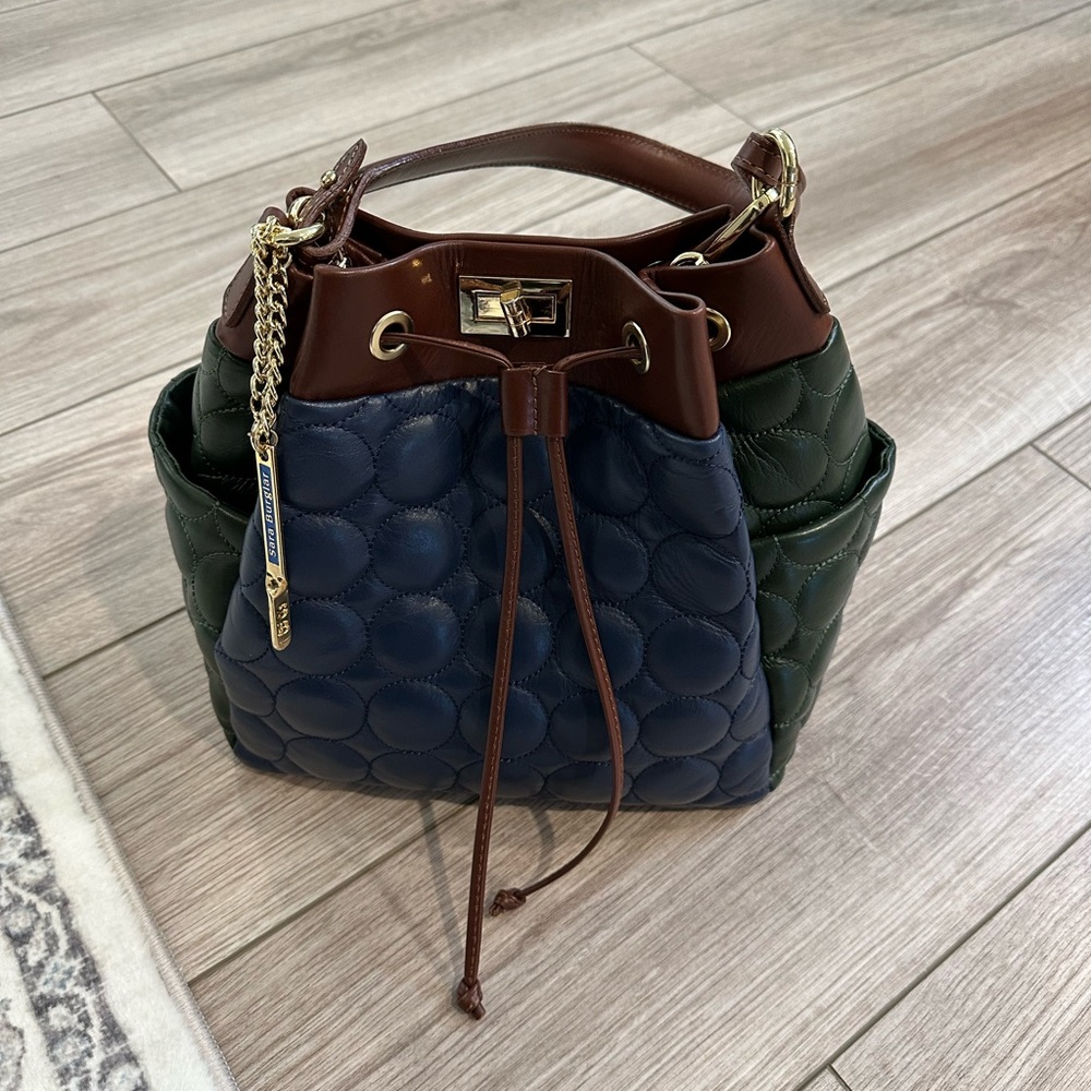 Sara Burglar Bucket Bag
